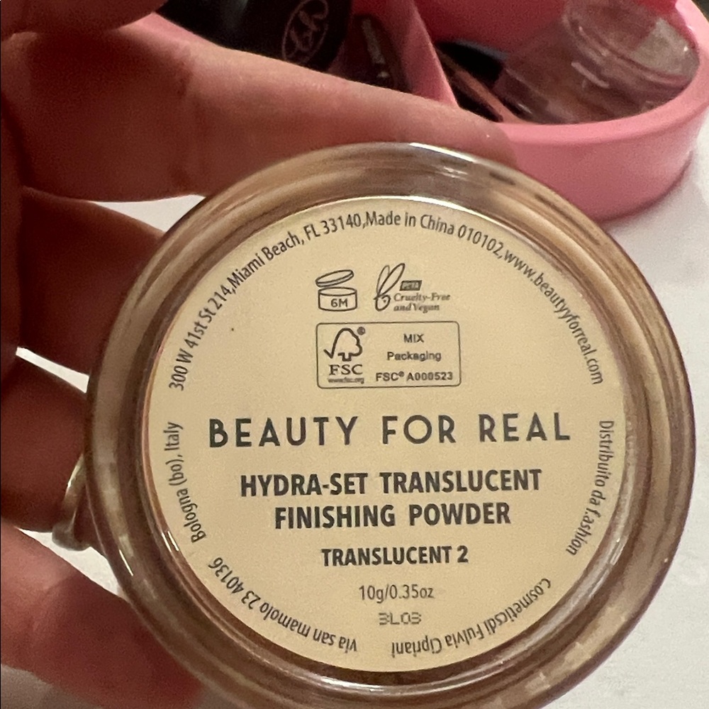 Hydra-Set Translucent Finishing Powder - Picture 2 of 3